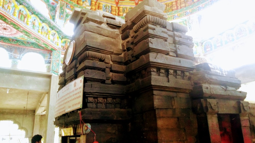 Ancient temple structure, Deori, Ranchi-Tata Highway (NH33), Jharkhand, India