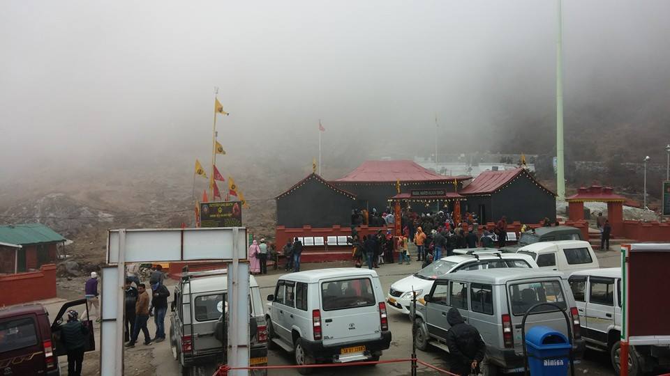Huge fog engulfing Baba Mandir