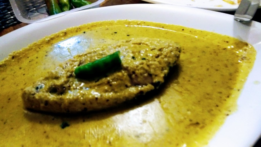 Sorshe Ilish: Hilsa in mustard gravy at Bijoli Grill, Banaga Bhavan, New Delhi