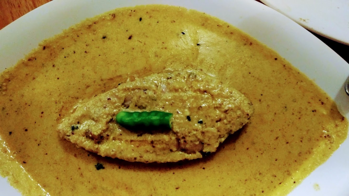 Sorshe Ilish: Hilsa in mustard gravy at Bijoli Grill, Banaga Bhavan, New Delhi