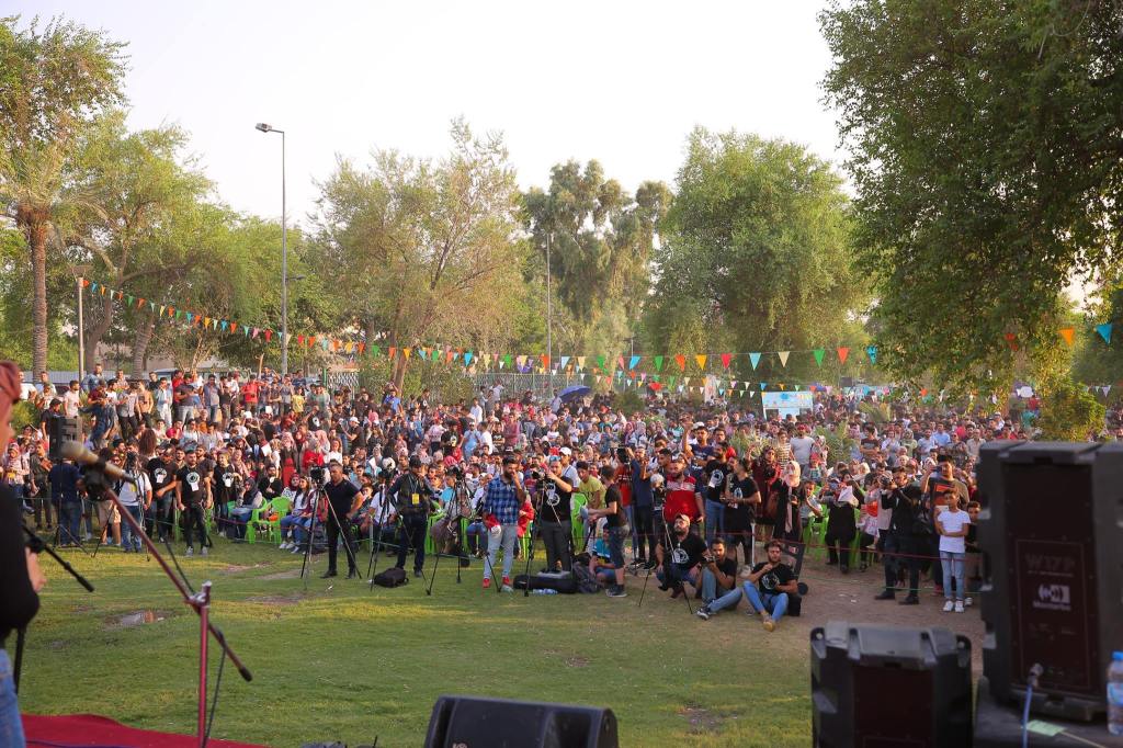 People gathered at Dar es Salaam festival, Baghdad, Sep 8, 2018.
