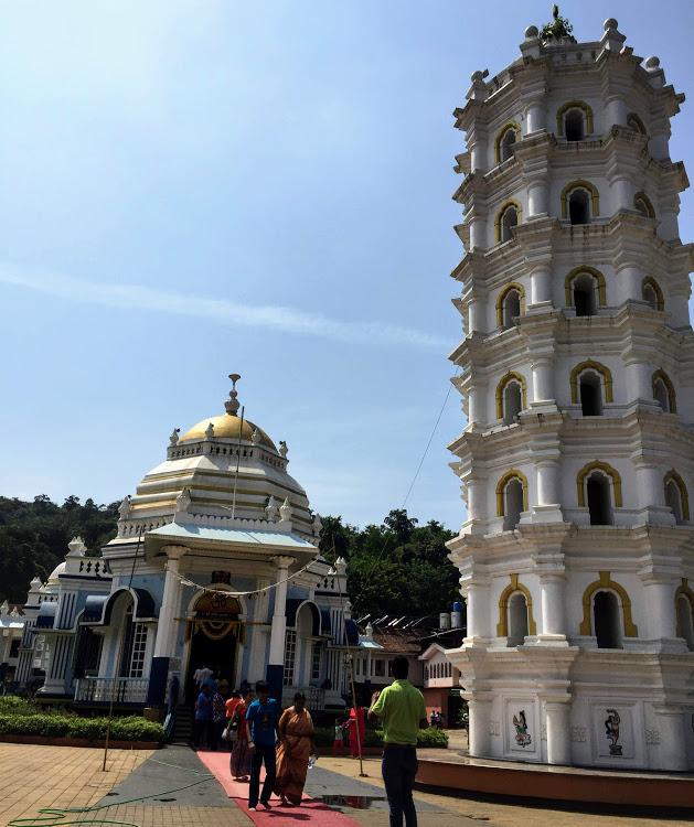 Shri Mangesh Temple and the Deepstambha